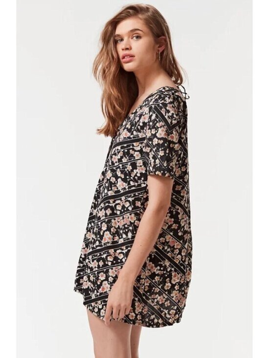 Motel Rocks Dresses & Skirts - MOTEL Crosena boho festival dress in Cosmic Daisy